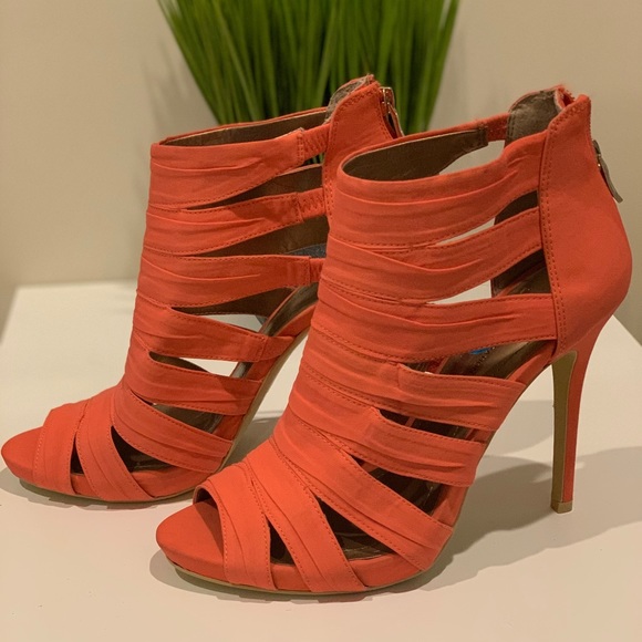 BCBGeneration Shoes - Never worn BCBGeneration peach/orange heels.